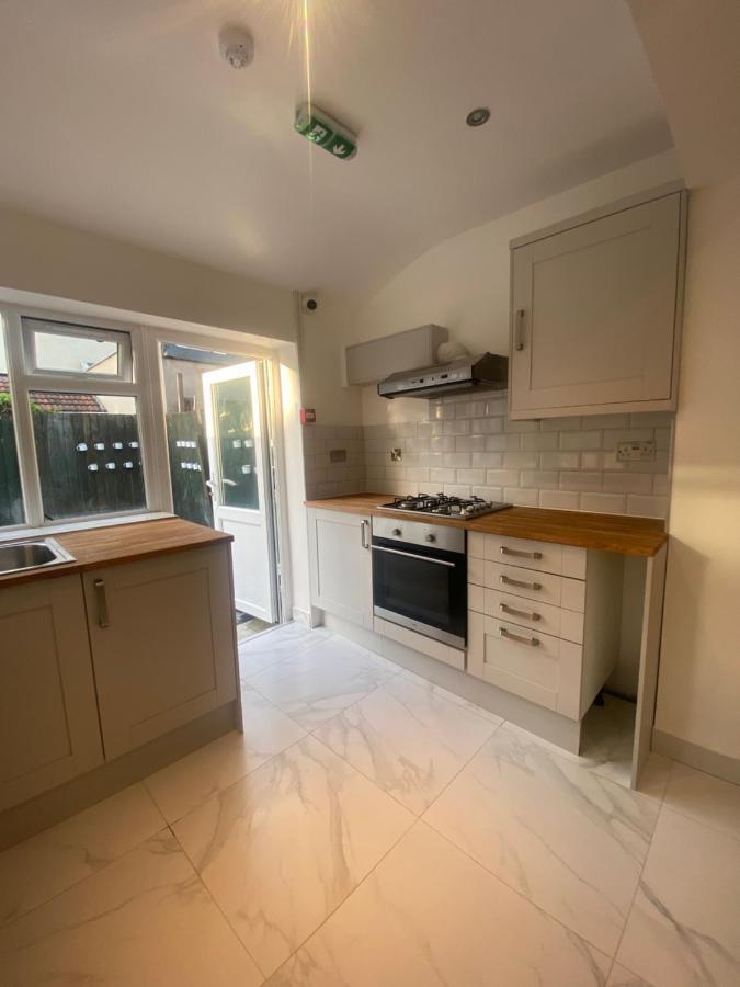 Cosy House In Newham Apartment Londra Exterior foto